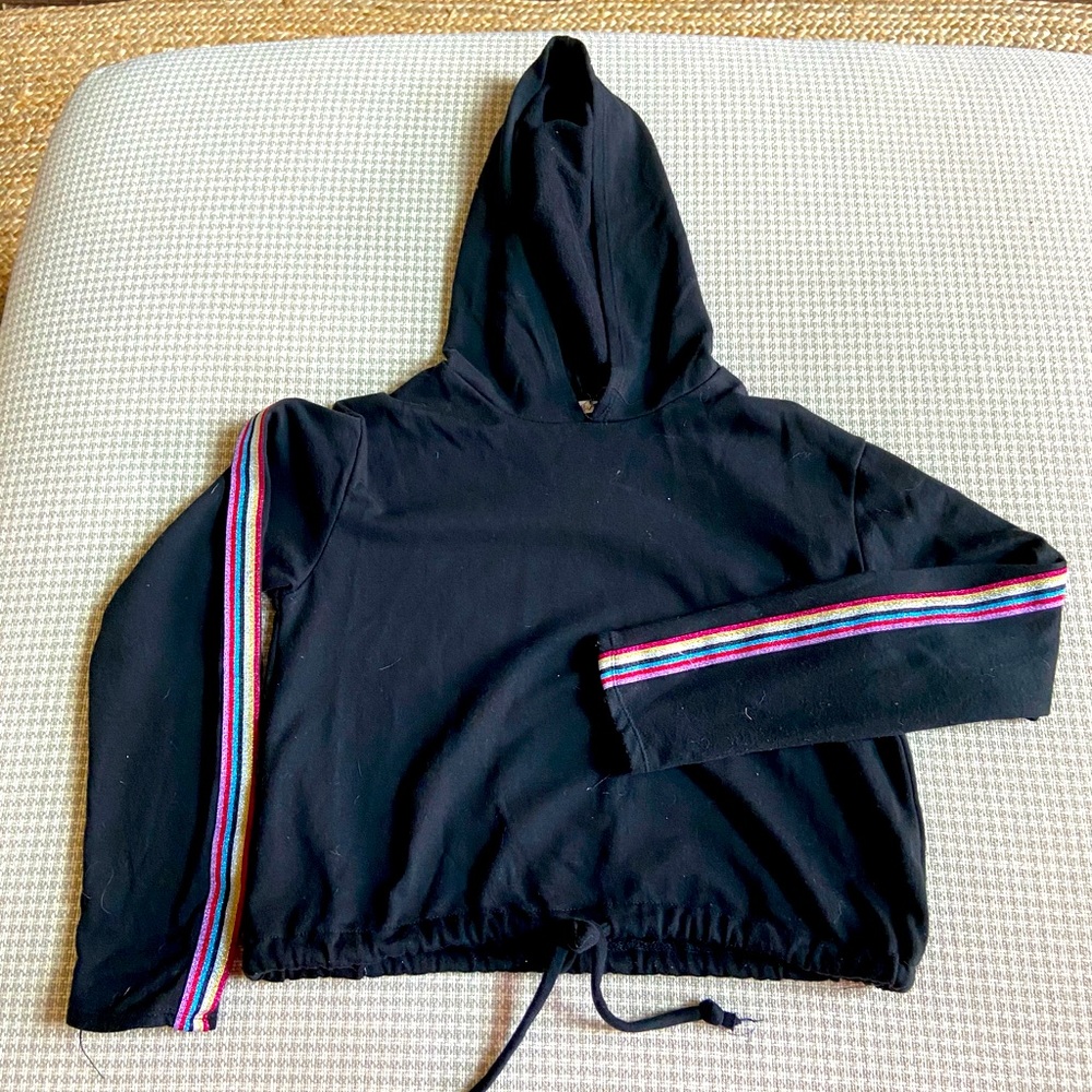 Heart and Hips Crop Pull Over